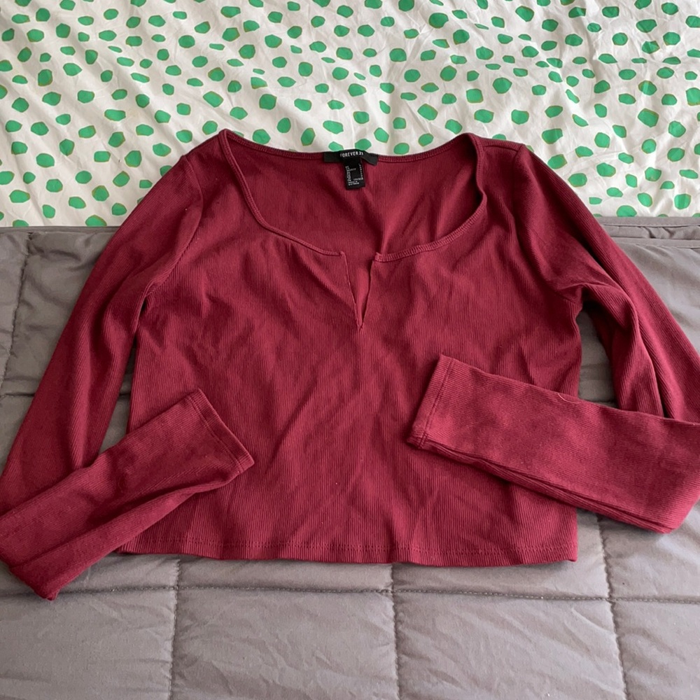 Maroon crop top— never worn